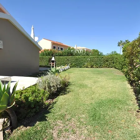 Modern, Comfortable And Well Equipped Private Pool Villa Quarteira