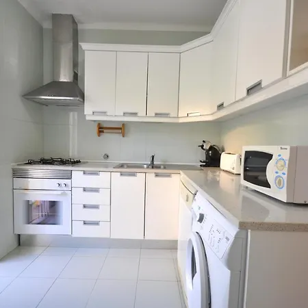 Stylish And Well-equipped, Private Pool, Close To Amenities, Free Ac Wifi Quarteira