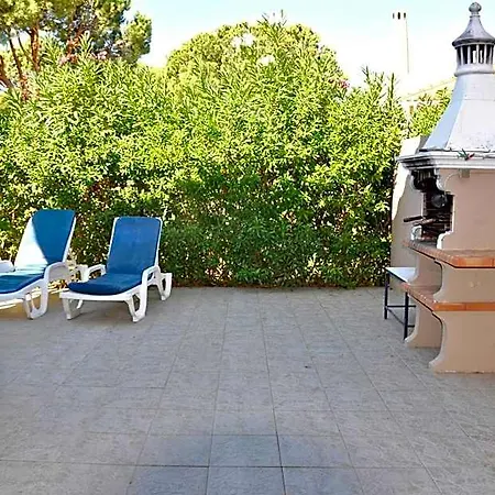 Stylish And Well-equipped, Private Pool, Close To Amenities, Free Ac Wifi كوارتيرا