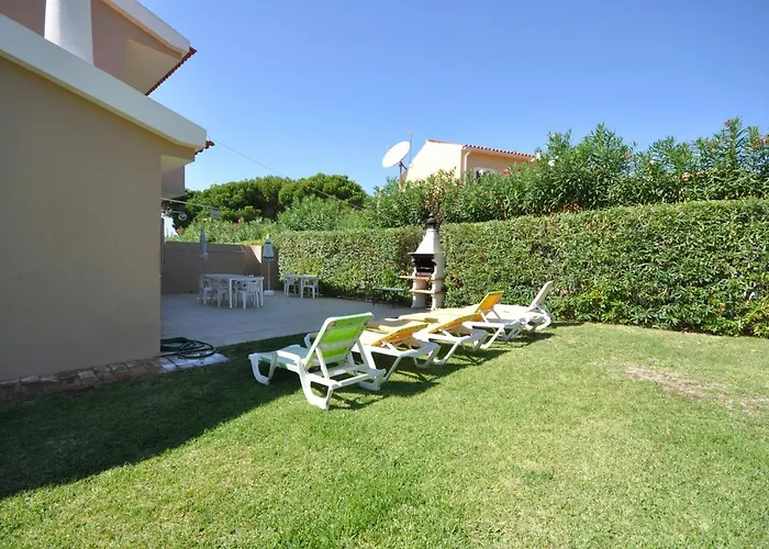 Stylish And Well-equipped, Private Pool, Close To Amenities, Free Ac Wifi Quarteira