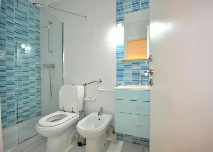 Villa Stylish And Well-equipped, Private Pool, Close To Amenities, Free Ac Wifi Quarteira